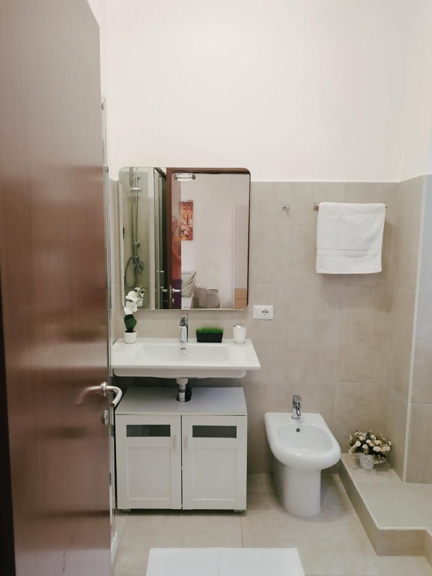 Colosseo Rooms B&B Rzym Zewnętrze zdjęcie