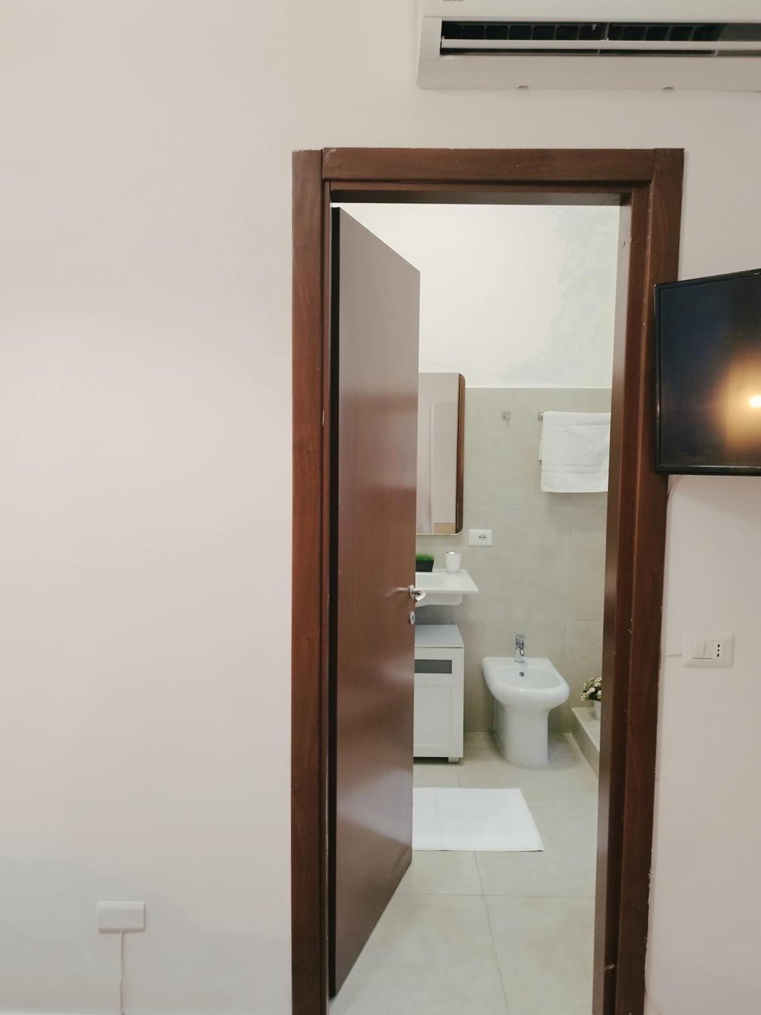 Colosseo Rooms B&B Rzym Zewnętrze zdjęcie