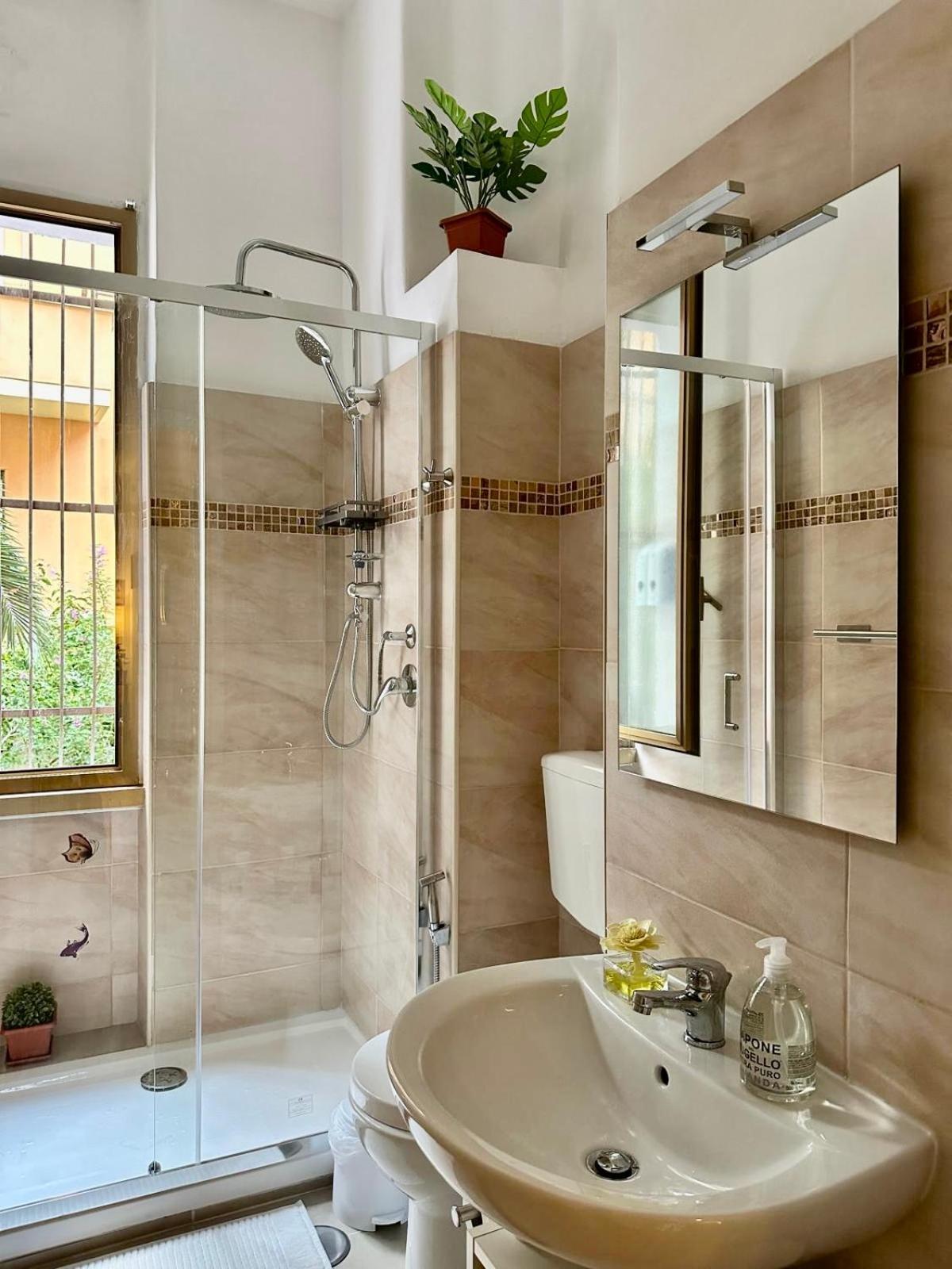 Colosseo Rooms B&B Rzym Zewnętrze zdjęcie